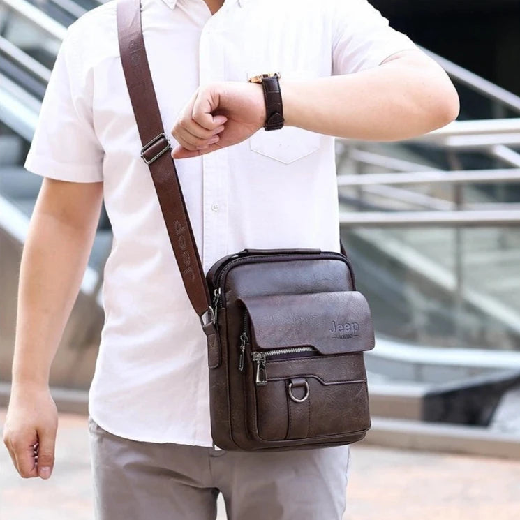 Bolsa de Ombro em Couro Split - Elegância Casual para Homens - Dom Athos